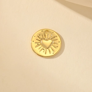Pendentif rond doré avec cœur et rayons solaires pour création de bijoux DIY