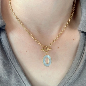 Collier en pierre naturelle avec pendentif coquillage OT en acier inoxydable doré