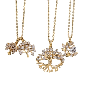 Colgantes árbol de la vida dorados con circonitas en set de collares elegantes