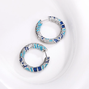 Orecchini a cerchio in argento con pietre blu scuro e perline turchesi eleganti