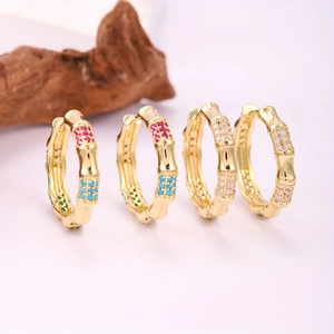 Eleganti Orecchini a Cerchio con Giunto di Bambù Zircone Multicolore Incastonato Rame Con Perno in Argento Sterling 925 Donna