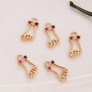 Pendentif Empreinte de Bébé en Cuivre Plaqué Or 18K Zircon Coloré Micro Pave Accessoire DIY pour Collier Bracelet Bijoux Femme