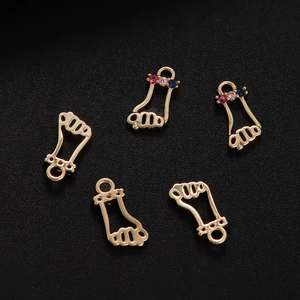 Lot de 5 pendentifs pieds de bébé dorés sertis de zircons colorés pour bijoux DIY