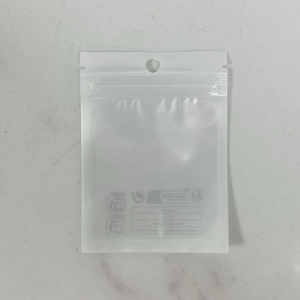 Transparenter mattierter Öko-Reißverschlussbeutel mit Aufhängeloch für Schmuckverpackung