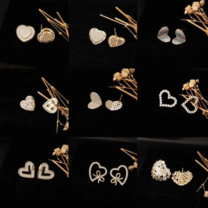 Orecchini a Bottone a Cuore in Rame Zirconia alla Moda Orecchini Minimalisti in Oro Multicolore Pavé Zirconia per Donna Appuntamento Gioielli Quotidiani Regalo