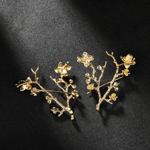 Elegant gold-plated flower bouquet brooch with detailed matte brushed finish and pin back