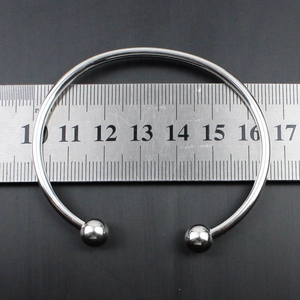 Bracciale a polsino in acciaio inossidabile su righello con diametro interno di 6,5 cm