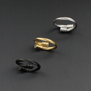 Lot de trois bagues torsadées en acier inoxydable doré, argenté et noir, design ajustable