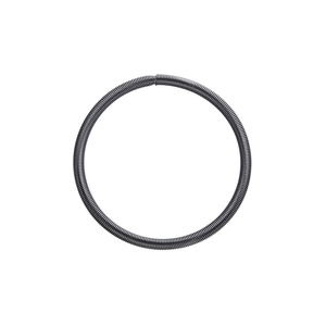 Makroaufnahme von 4,2mm carbonstahl Gitarrensaiten-Armband in Gunmetal für DIY-Schmuck