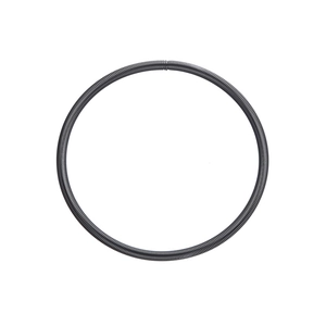 Vue détaillée du bracelet à ressort 3mm noir type corde de guitare avec fermoir à vis