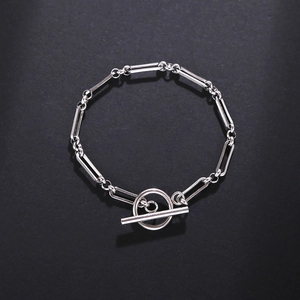 Minimalistisches silbernes Büroklammer-Kettenarmband aus Edelstahl mit Toggle-Verschluss