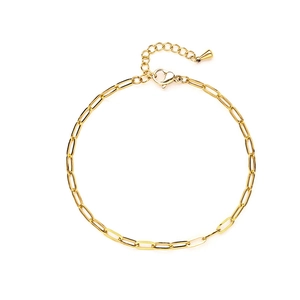 Détail du bracelet chaîne trombone doré avec fermoir mousqueton et rallonge ajustable