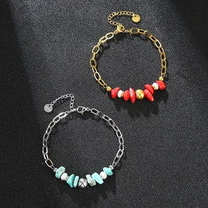 Bracciali in acciaio inossidabile dorato con pietre e perle naturali per donne