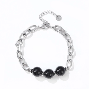 Bracciale a catena in acciaio inossidabile con perle di onice nera e placcatura oro 18K