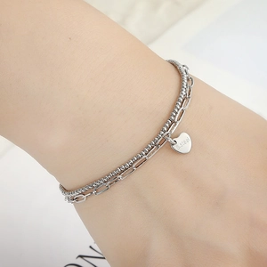Bracciale a doppio strato in acciaio inossidabile argento con catena a sfere e cuore pendente