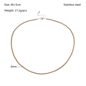 Dettaglio della collana con sfere dorate da 3mm in acciaio inox con catena da 46+5cm