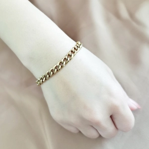 Set classico bracciale a maglie cubane in acciaio inossidabile dorato per donne