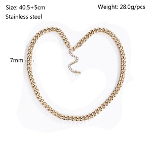 Détail du collier gourmette doré de 7mm en acier inoxydable avec mesures de taille