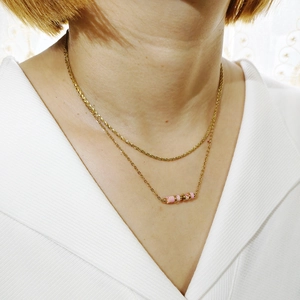 Collana a doppio strato in acciaio inossidabile placcato oro 18K con perla rosa e catena