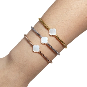 Three-piece set of four-leaf clover clover shell beaded bracelets in gold and silver
