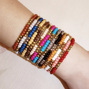 Set de bracelets en perles colorées style indien avec perles en résine et métal