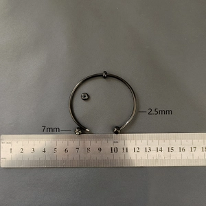 Detailed measurement of black stainless steel circular barbell with 2.5mm bar thickness