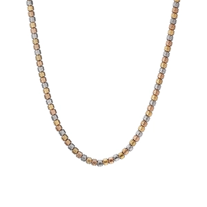 Dettaglio della collana di perle a tre colori placcata oro 18K con sfaccettature diamantate