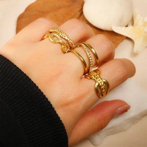 Ensemble de bagues en acier titane plaqué or 18 carats avec oxydes de zirconium