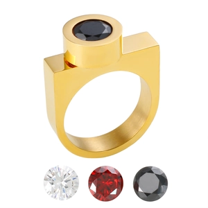 Anello in acciaio dorato con pietra nera svitabile e opzioni di gemme intercambiabili