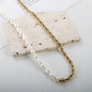 Eleganter Edelstahl Kordelkette Gespleißt Künstliche Barockperlen Halskette Für Damen Vergoldet Modern Pendler Schmuck Geschenk