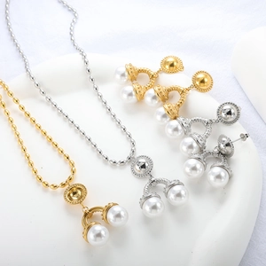 Parure de bijoux en perles chic avec pendentifs ronds, collier et boucles d'oreilles en or et argent