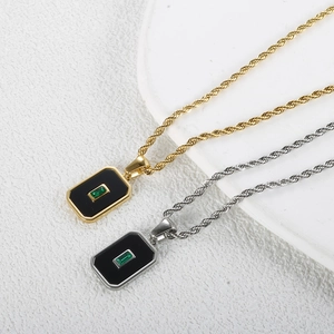 Minimalistische 18K Gold und Silber Halsketten mit grünen Steinen und Kordelkette
