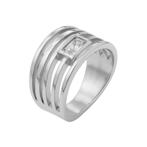 Moderne brede ring met meerlaags uitgesneden ontwerp en rechthoekige zirkoonsteen