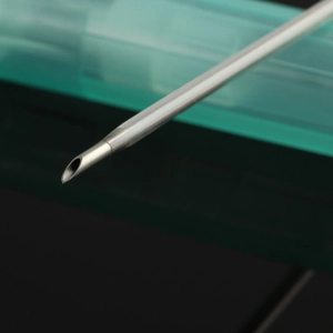 Professional sterile stainless steel hollow piercing needle with a sharp beveled tip edge