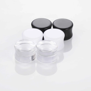 Set van acryl oor gauges in zwart, wit en transparant met een gladde gepolijste afwerking