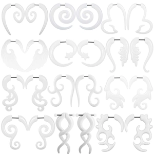 12 paires de boucles d'oreilles en acrylique blanc avec divers motifs tribaux et géo