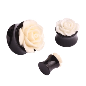 3D-weiße Rosen-Ohrplugs aus Acryl mit schwarzer glänzender Basis für Piercingschmuck