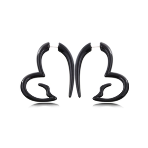 Boucles d'oreilles en acrylique noir poli avec un design d'aile symétrique