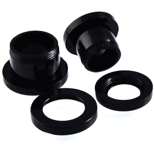 Paar zwarte holle ear tunnels met schroefsluiting en spiegelglans voor piercing