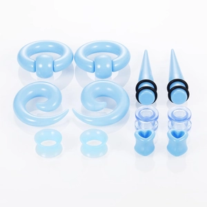 Lichtblauwe 10-delige acryl oormeterset met stretchers, spiralen en oordoppen