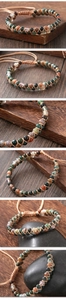 Detail eines doppellagigen Boho-Armbands mit 4 mm großen natürlichen Achat-Perlen