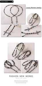Detailansicht der Perlenkette mit Tigerauge-Steinen und dunklem Metallkreuz-Anhänger