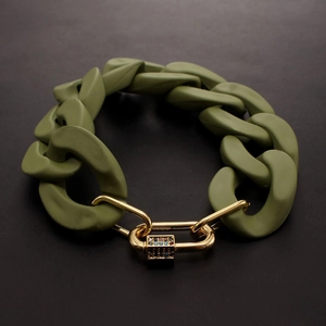 Bracelet à maillons en acrylique vert olive avec fermoir mousqueton doré et cristaux