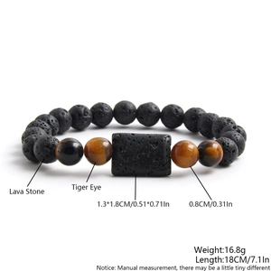 Bracciale in perle di occhio di tigre e pietra lavica con elemento centrale rettangolare
