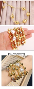 Detail verstellbarer Lagenarmbänder mit Barockperlen und 18k Goldperlen im Set