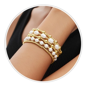 Vijfdelige 18K vergulde kralen en parel stretch armbandenset voor dames laagjesstijl