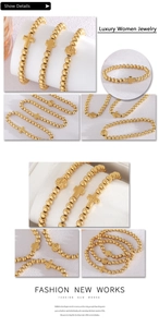 Détails de bracelets en perles dorées avec pendentifs en croix et médaillons religieux
