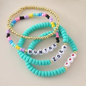 Set de pulseras de cuentas K-POP verdes con cuentas doradas y letras personalizadas
