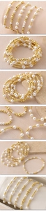 Detail von 5 mehrlagigen Barockperlen-Armbändern mit vergoldeten Kupferperlen