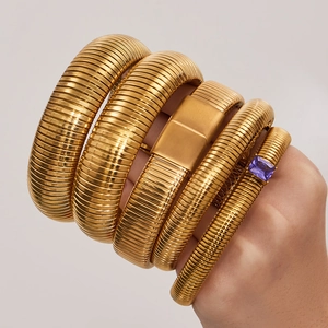 Ensemble de bracelets extensibles tubogas en acier doré avec pierre de zircon violette
